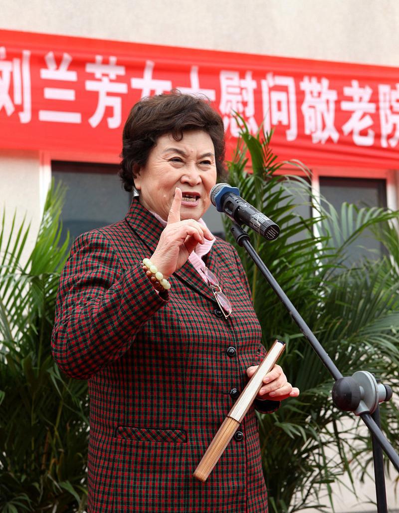 聪明的剧务单田芳